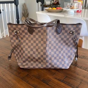 Louis Vuitton Neverfull Bag